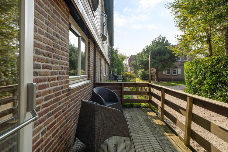 terras appartement Schiermonnikoog boszicht 16b