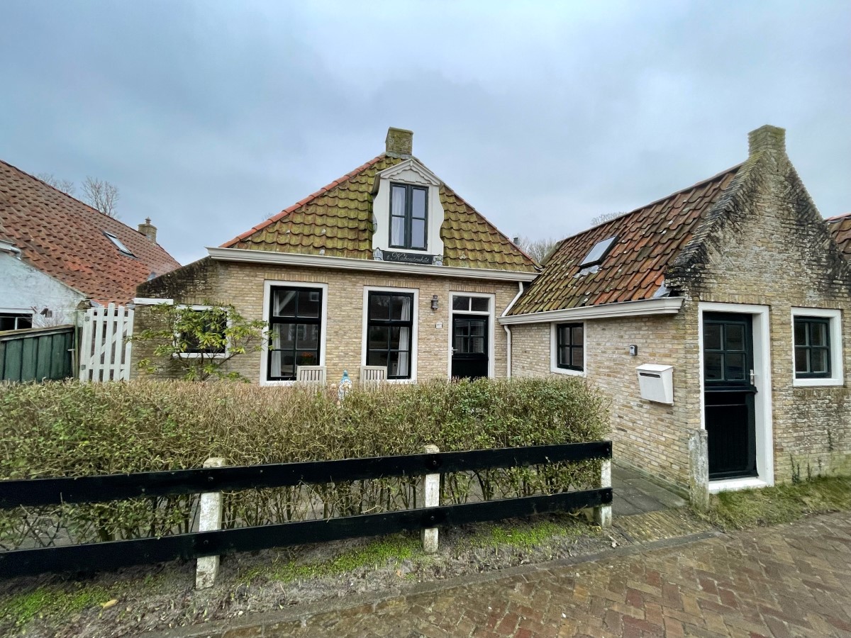 kabouterhuisje-vakantiehuisje-schiermonnikoog-boeken