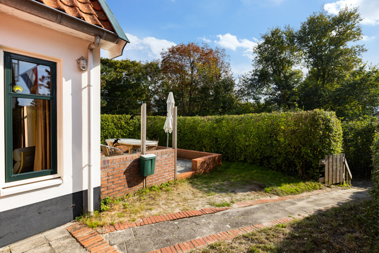 vakantiehuisje schiermonnikoog Koekoek terras entree 