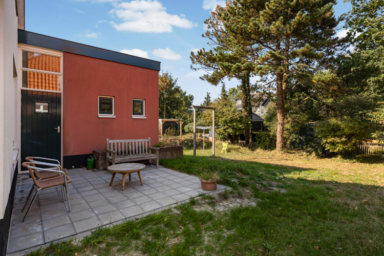 vakantiehuisje schiermonnikoog Koekoek terras tuin achterzijde