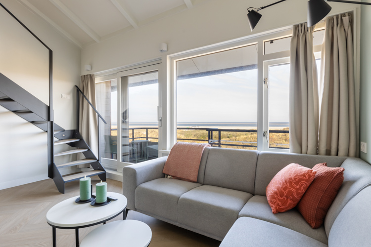 Noderstraun 82 woonkamer zithoek uitzicht