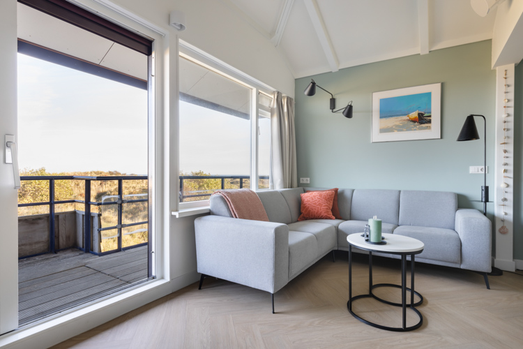 Noderstraun 82 woonkamer zithoek balkon