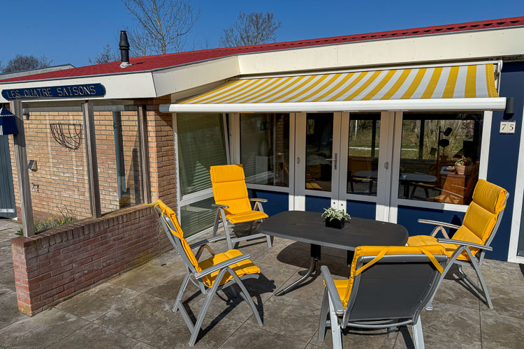 vakantiehuis bungalow Schiermonnikoog Les Quatre Saisons terras