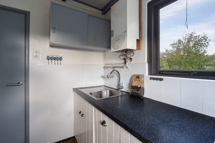 Winterkoning vakantiehuis Schiermonnikoog keuken cv